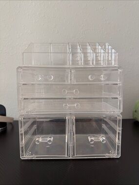 Amazon Essentials Clear Acrylic Makeup Organizer with Tiered Compartments